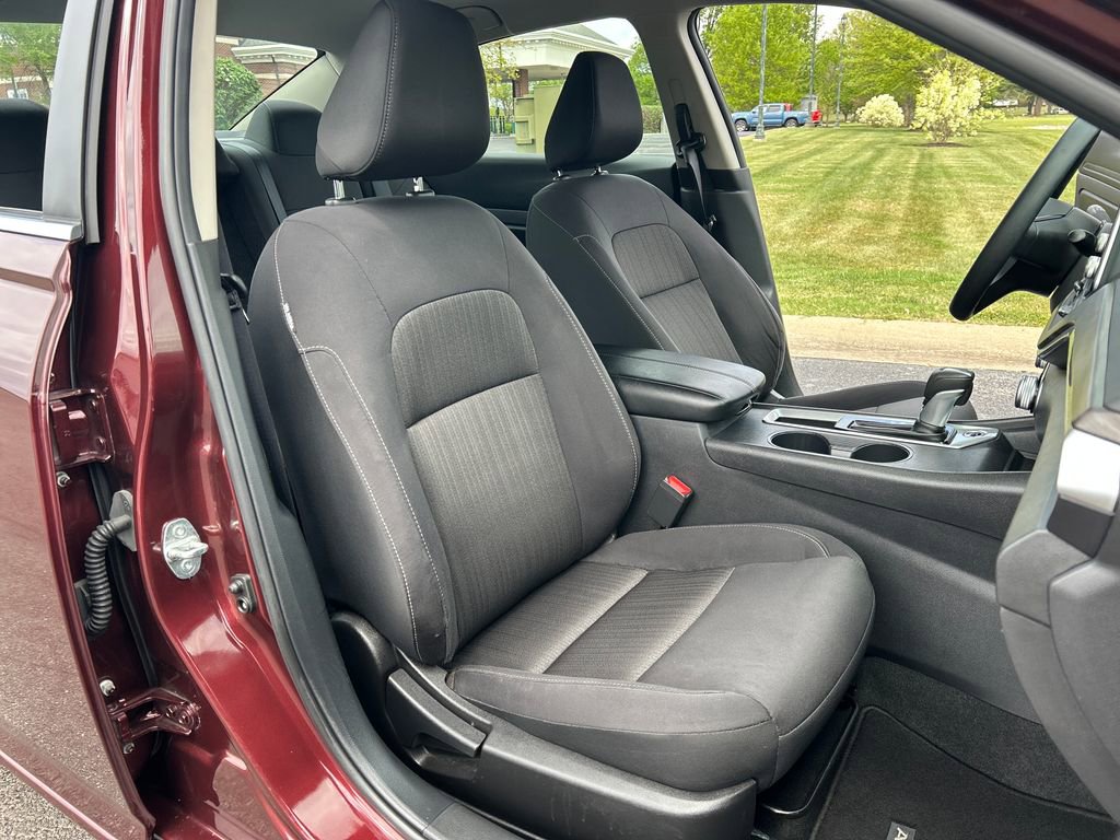 Used 2025 Nissan Altima 2.5 SV FWD image 31