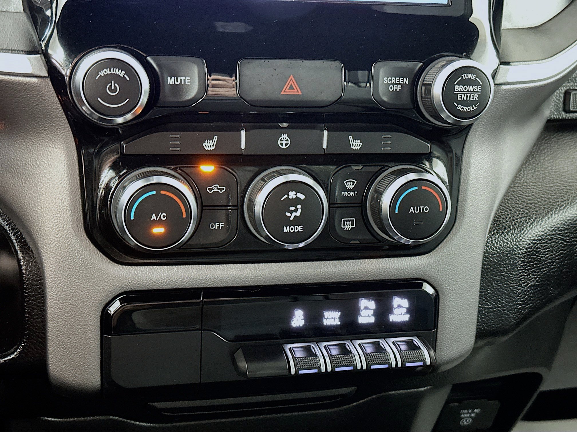 Used 2022 RAM 1500 Big Horn AWD/4WD image 16