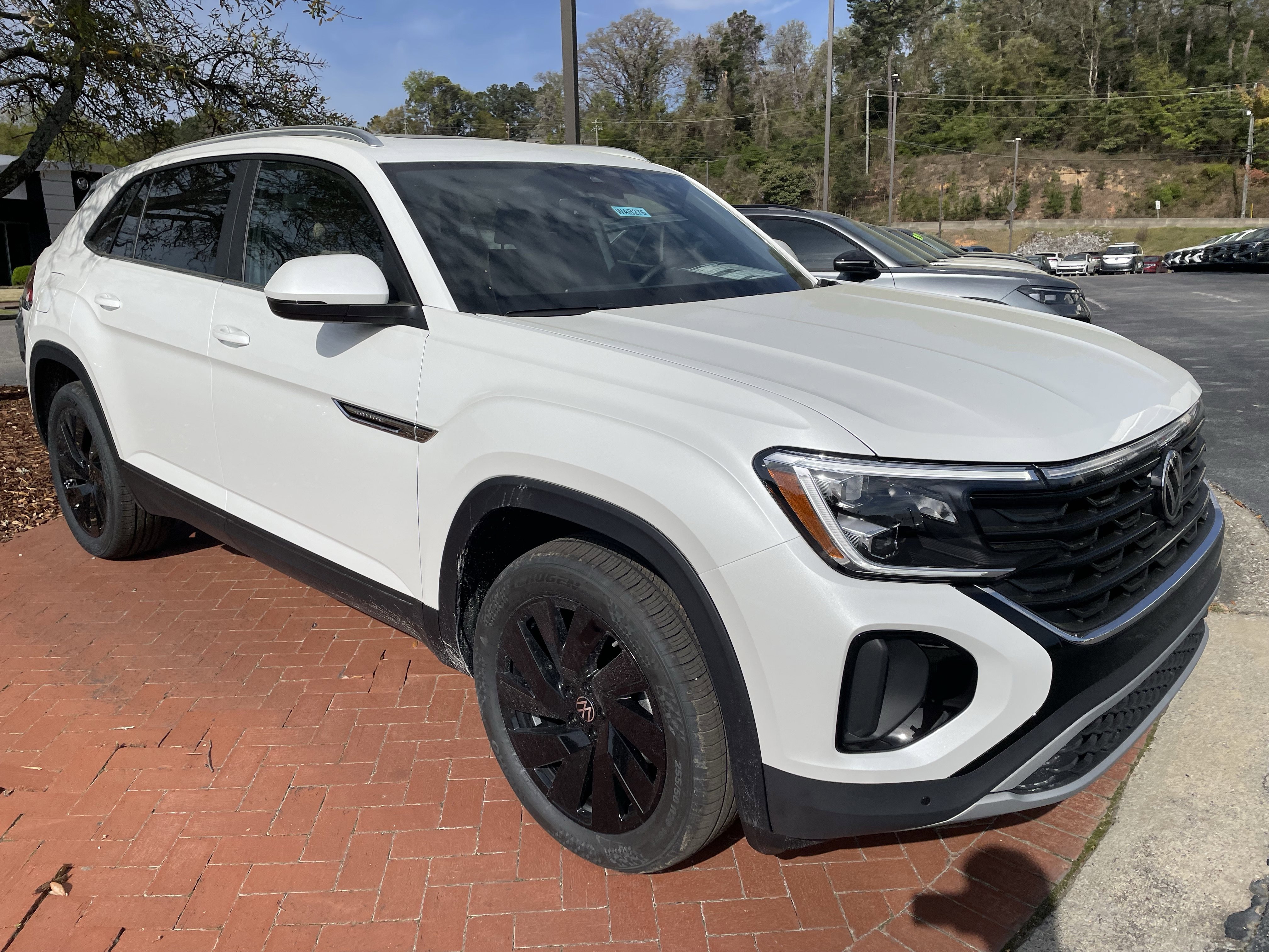 New 2026 Volkswagen Atlas Cross Sport SE image 3