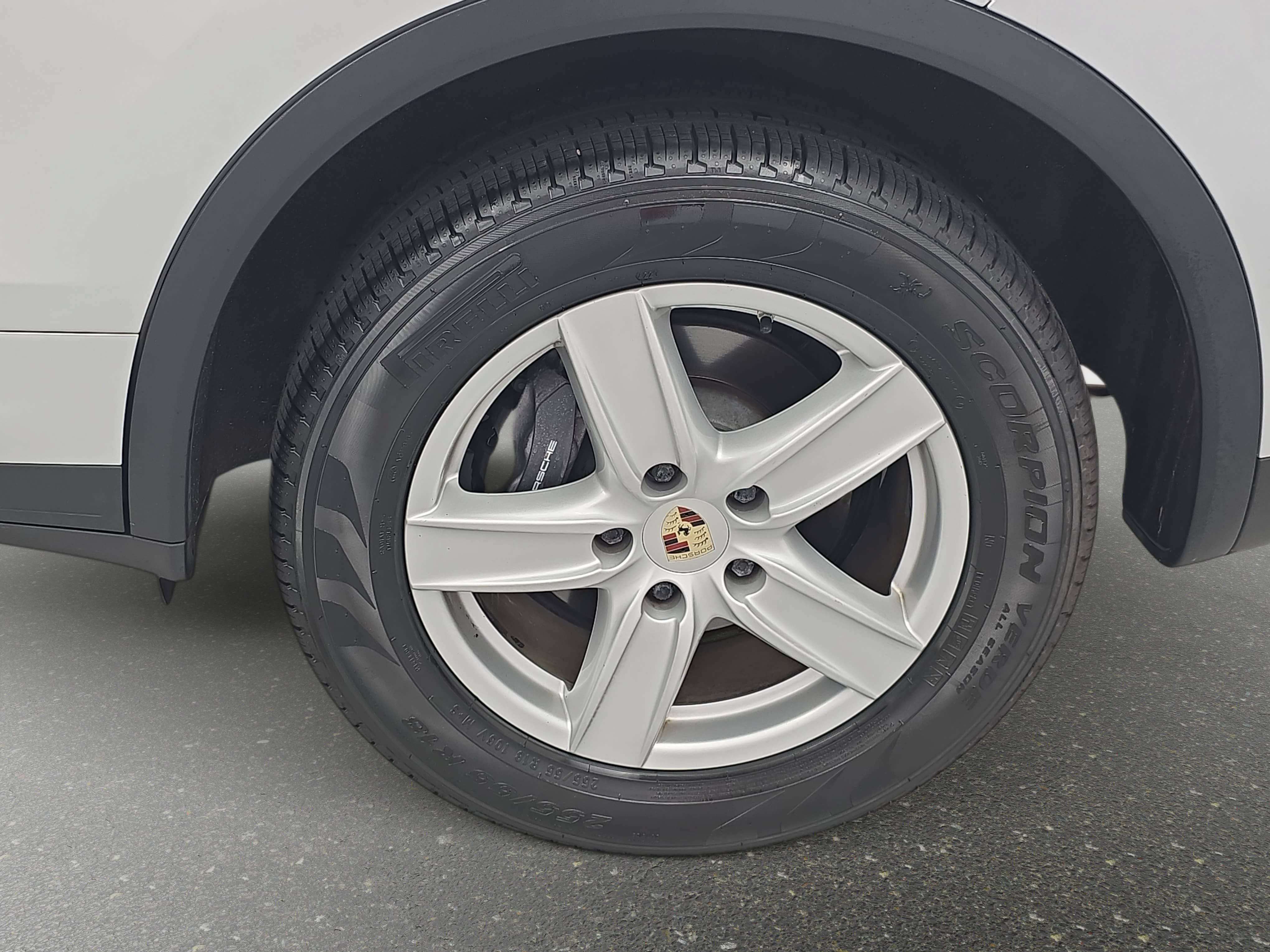 Used 2012 Porsche Cayenne AWD/4WD image 31