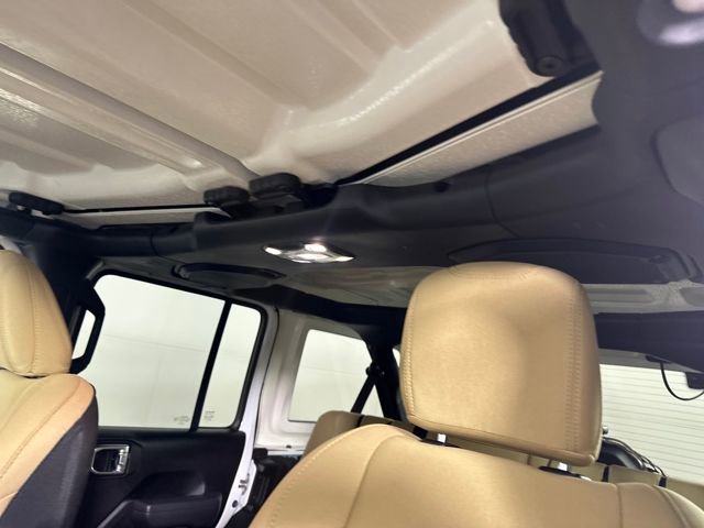 Used 2023 Jeep Wrangler Unlimited w/ Cold Weather Group image 12