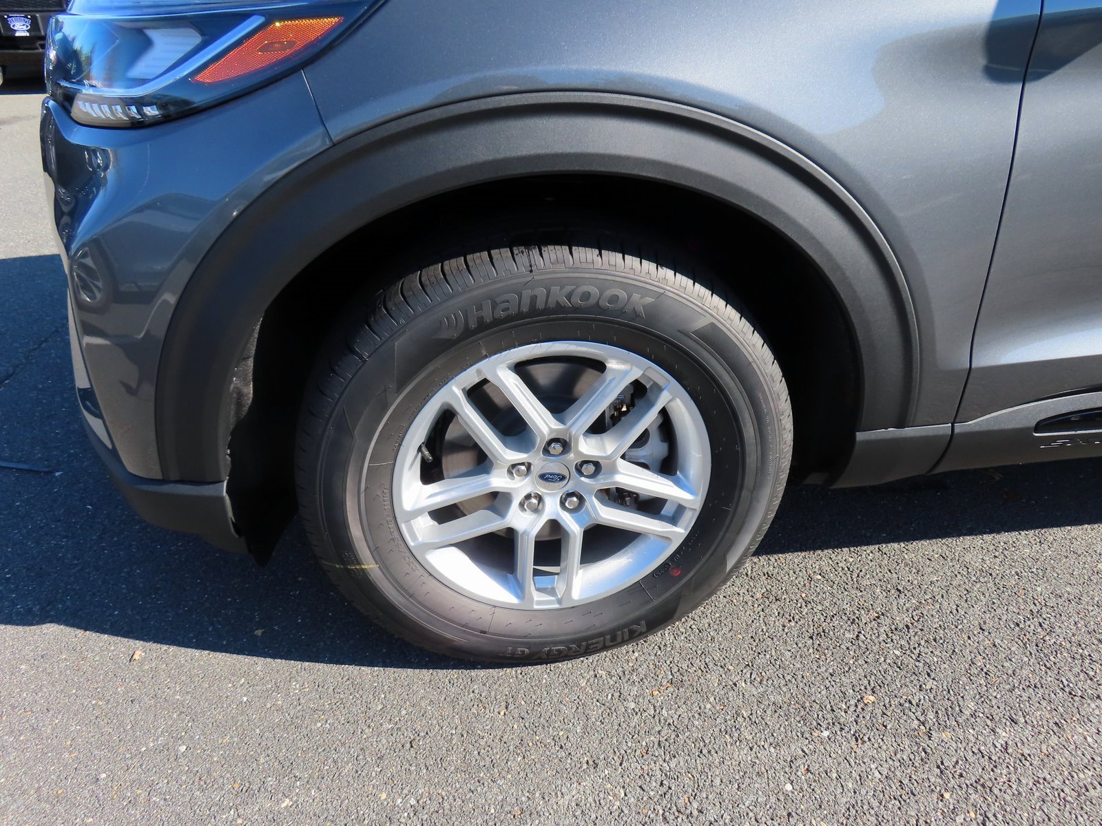 New 2026 Ford Explorer Active image 7