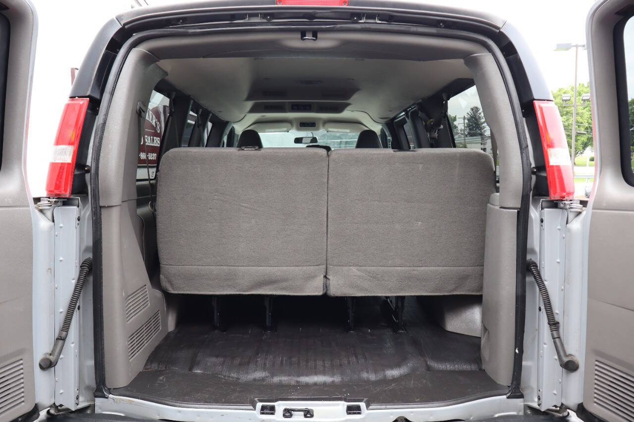 Used 2018 Chevrolet Express 2500 LS w/ Driver Convenience Package RWD image 5