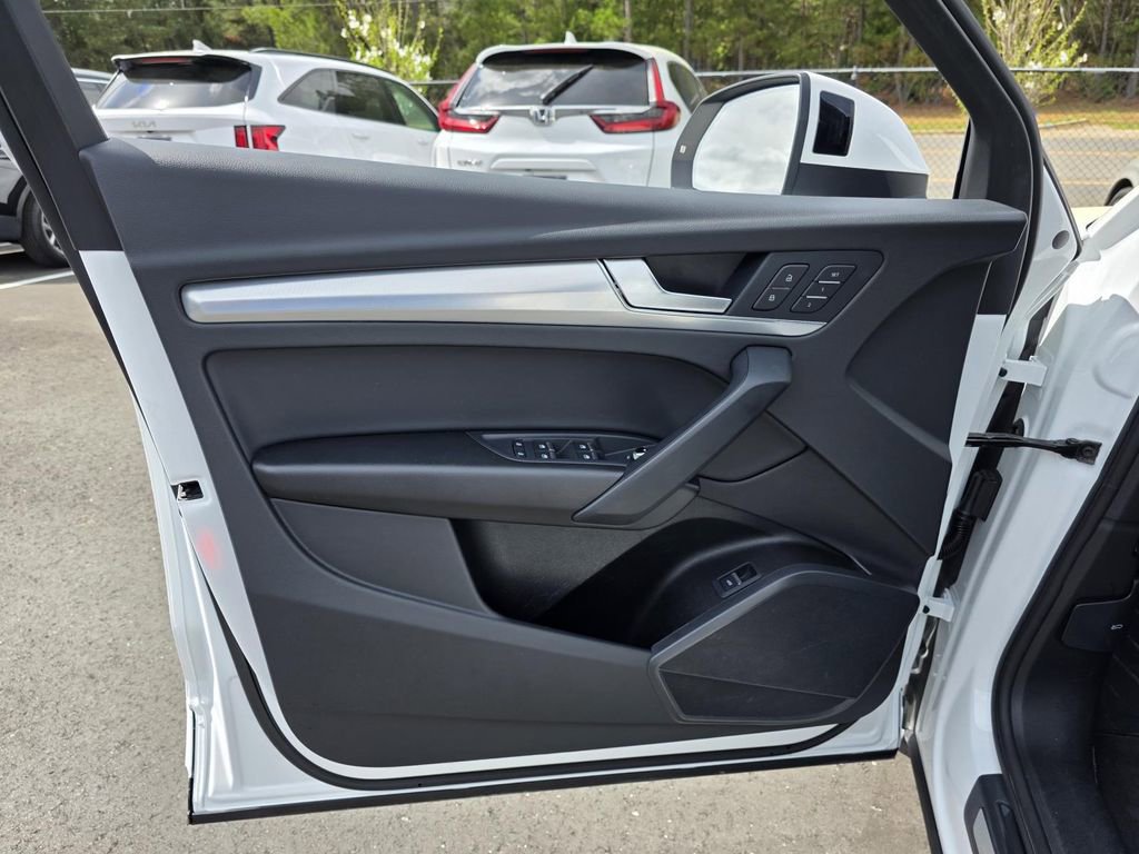 Used 2025 Audi Q5 2.0T Premium image 11