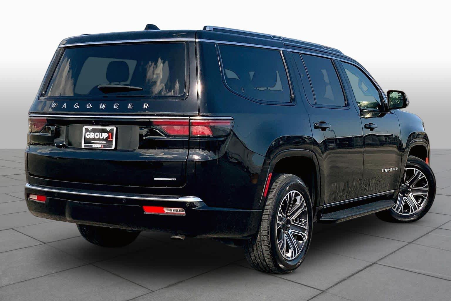 Used 2024 Jeep Wagoneer Series II w/ Flexible Seating Group RWD image 13