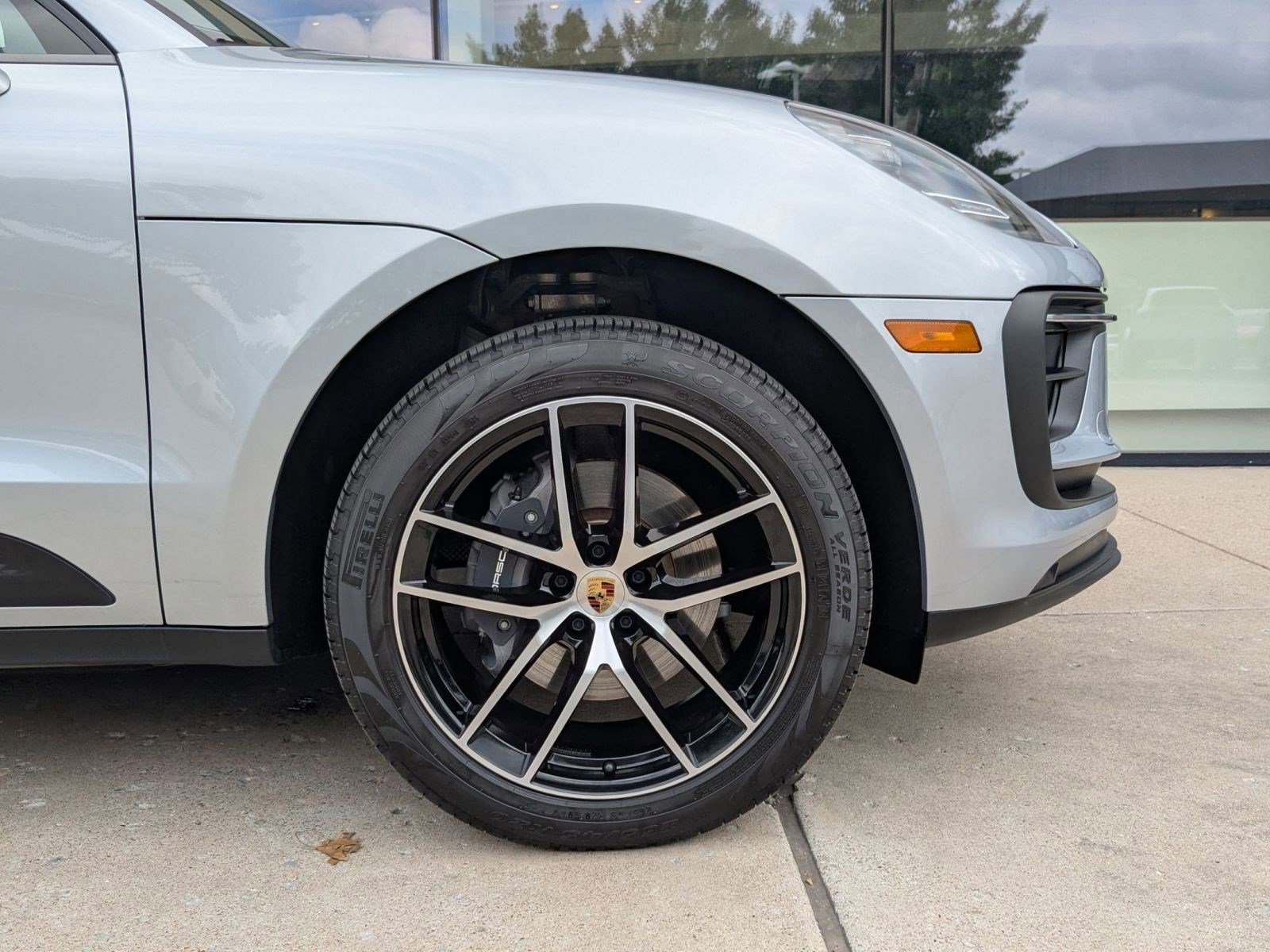 Certified 2026 Porsche Macan AWD/4WD image 11