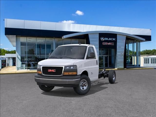New 2025 GMC Savana 3500 w/ Power Convenience Package RWD image 8