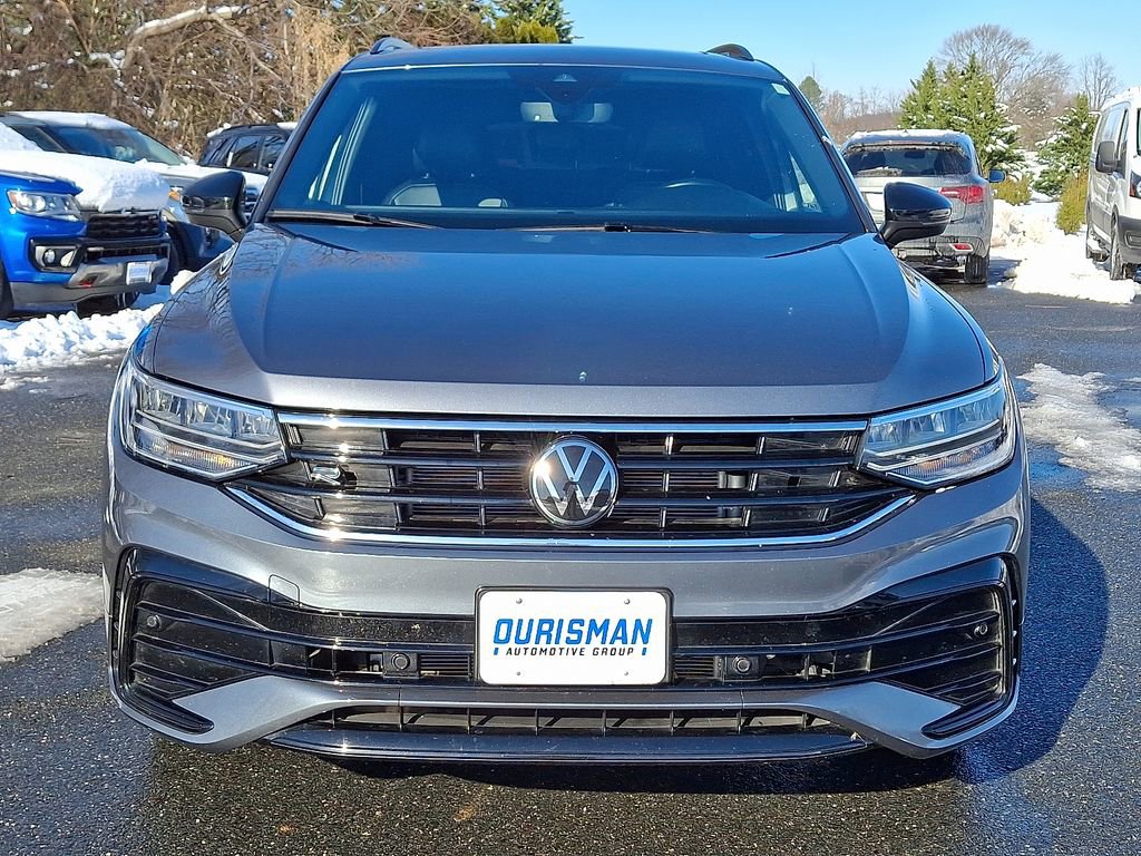 Used 2024 Volkswagen Tiguan SE R-Line image 2