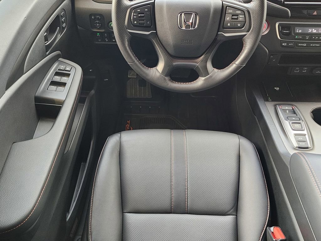 Used 2025 Honda Ridgeline TrailSport image 11