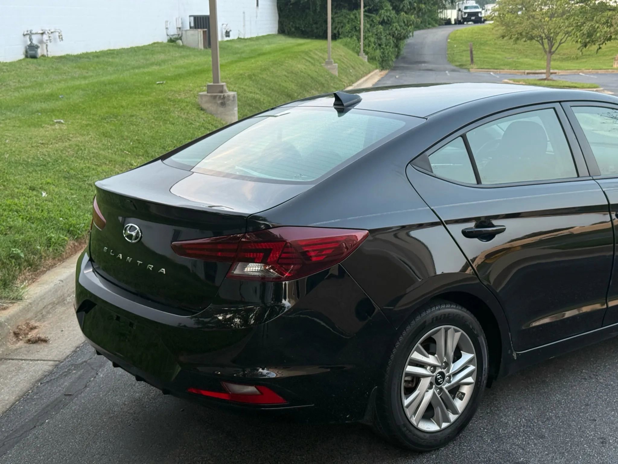 Used 2020 Hyundai Elantra SEL w/ Winter Weather Package image 4