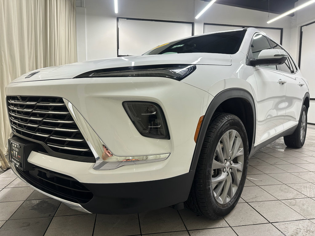 Certified 2025 Buick Enclave Preferred image 11