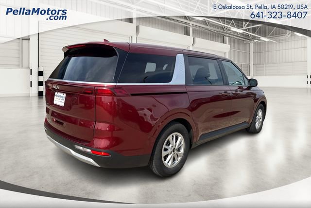 Used 2023 Kia Carnival LX FWD image 3