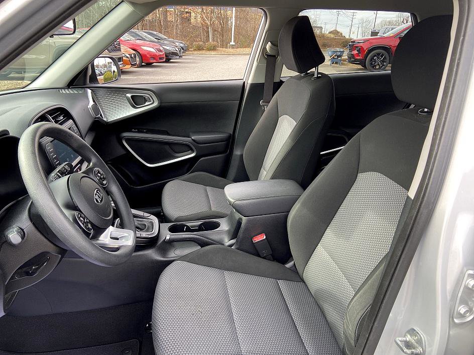 Used 2021 Kia Soul LX image 8