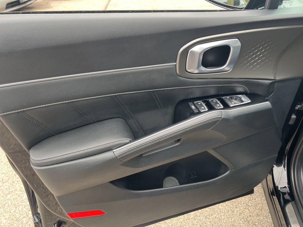 Certified 2022 Kia Sorento SX image 7
