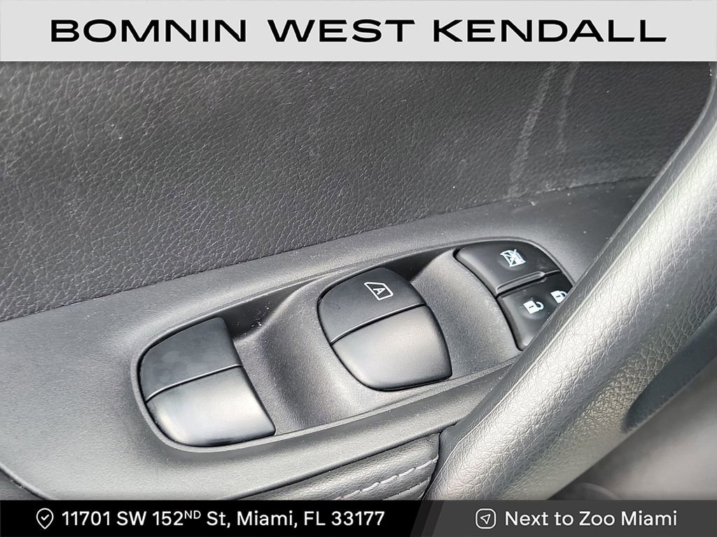 Used 2022 Nissan Rogue Sport SV image 31