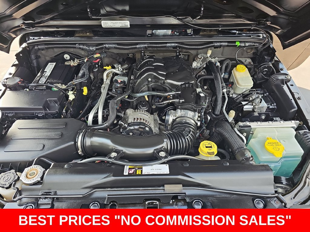 Used 2016 Jeep Wrangler Unlimited Sport w/ Connectivity Group AWD/4WD image 31
