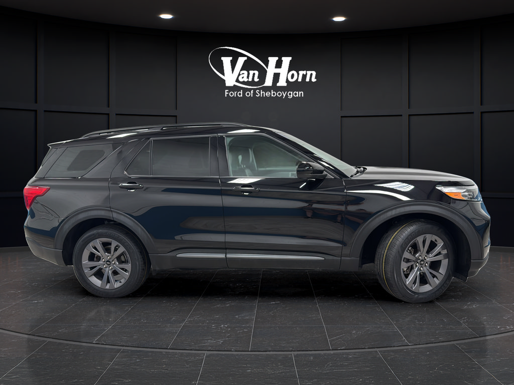 Used 2023 Ford Explorer XLT w/ Equipment Group 202A AWD/4WD image 8