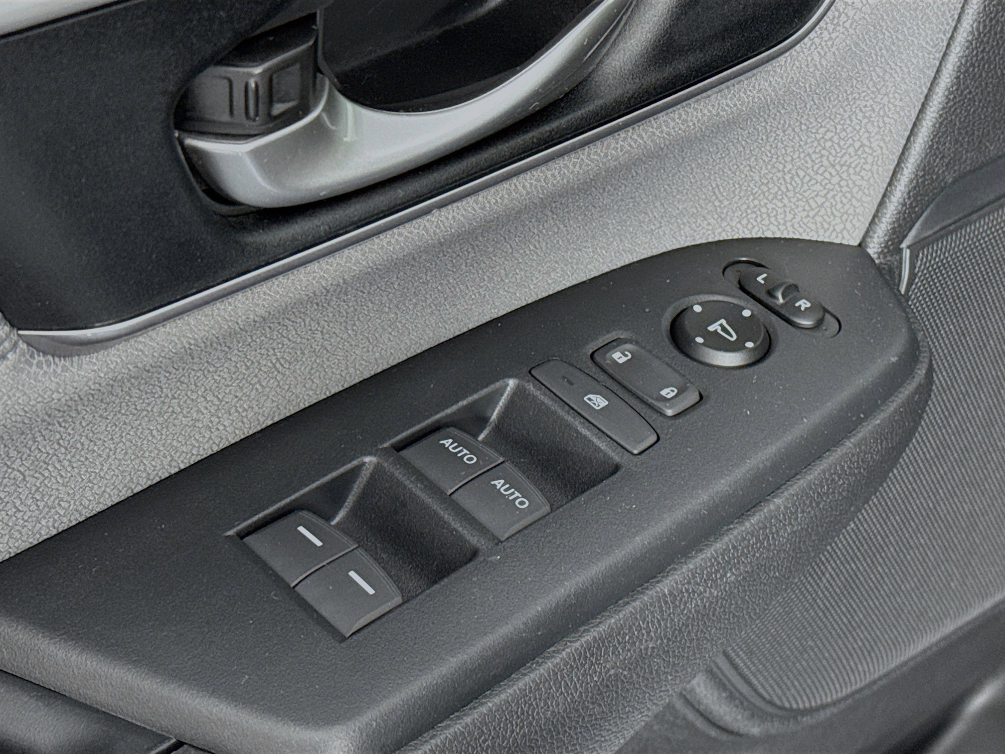 Used 2017 Honda CR-V EX image 17