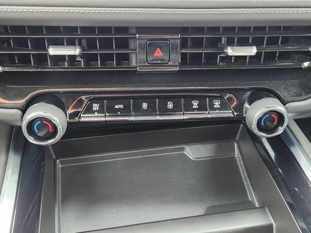 Used 2025 Chevrolet Suburban LS RWD image 21