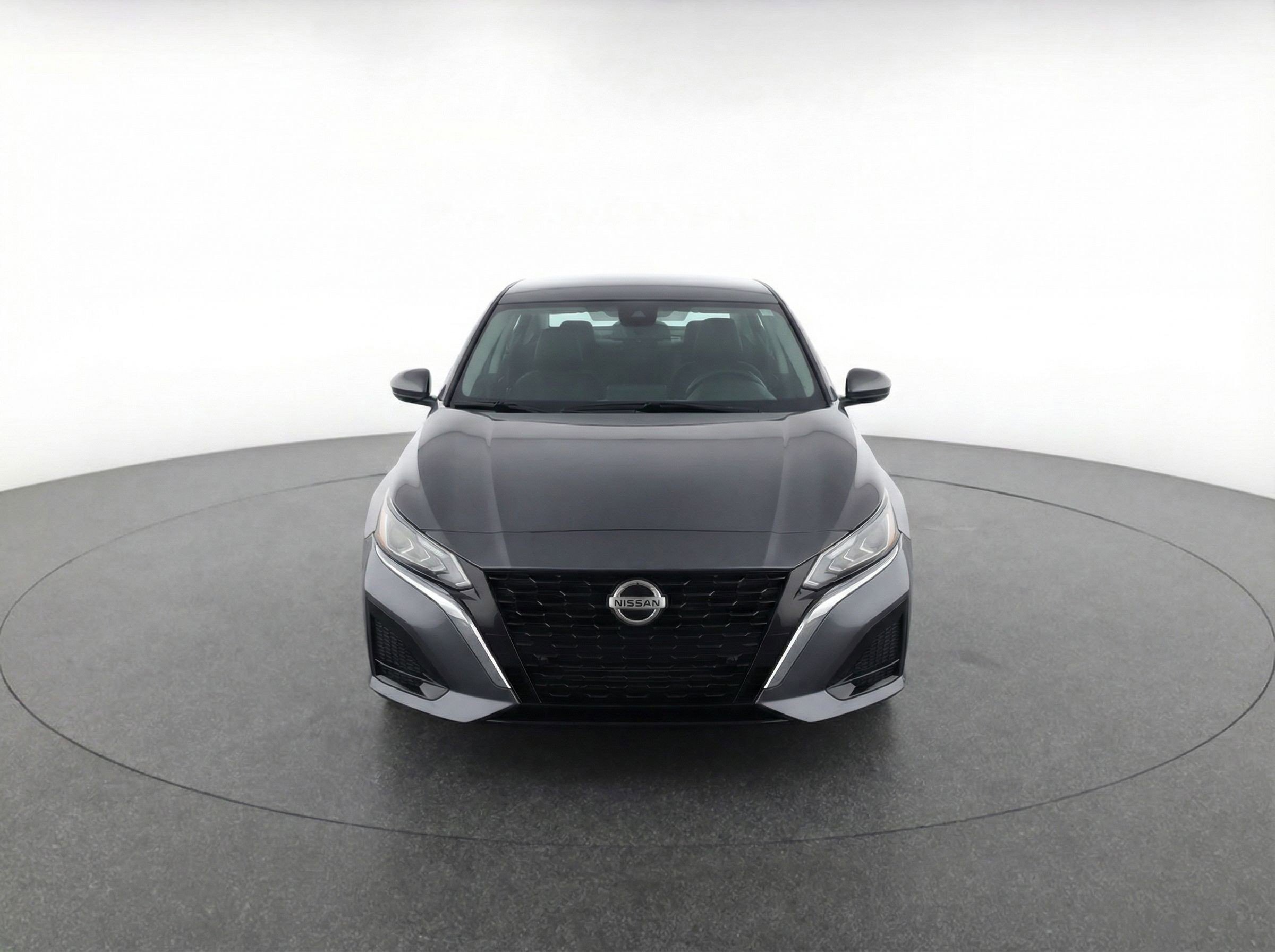 Used 2024 Nissan Altima 2.5 S image 2