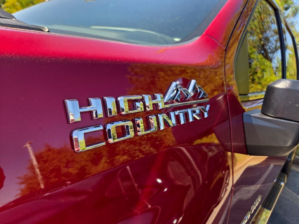Used 2022 Chevrolet Silverado 2500 High Country w/ Z71 Off-Road Package AWD/4WD image 5