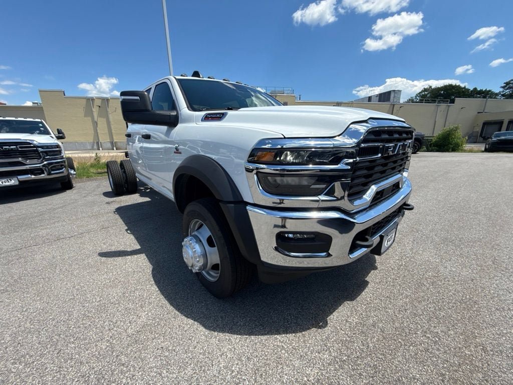 New 2026 RAM 5500 Tradesman w/ Chrome Appearance Group AWD/4WD image 7