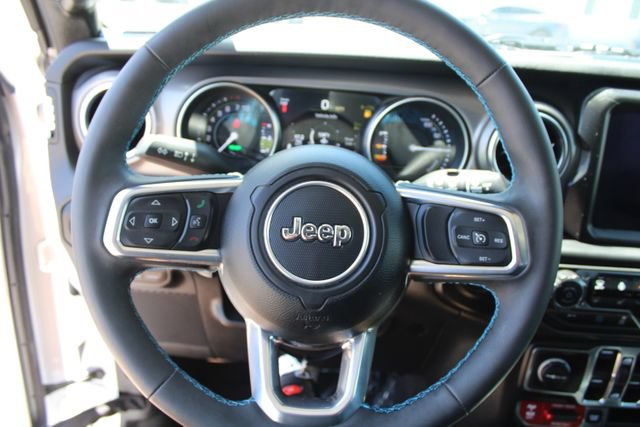 Used 2023 Jeep Wrangler Unlimited Rubicon 4xe w/ Cold Weather Group AWD/4WD image 18
