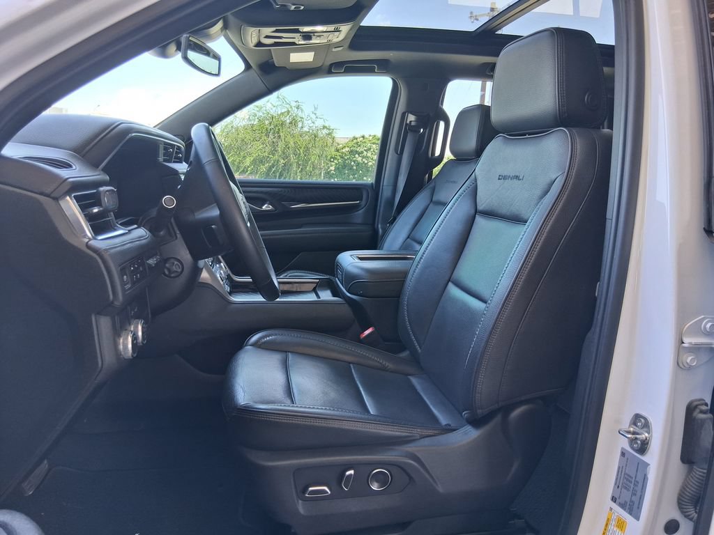 Used 2023 GMC Yukon Denali RWD image 19