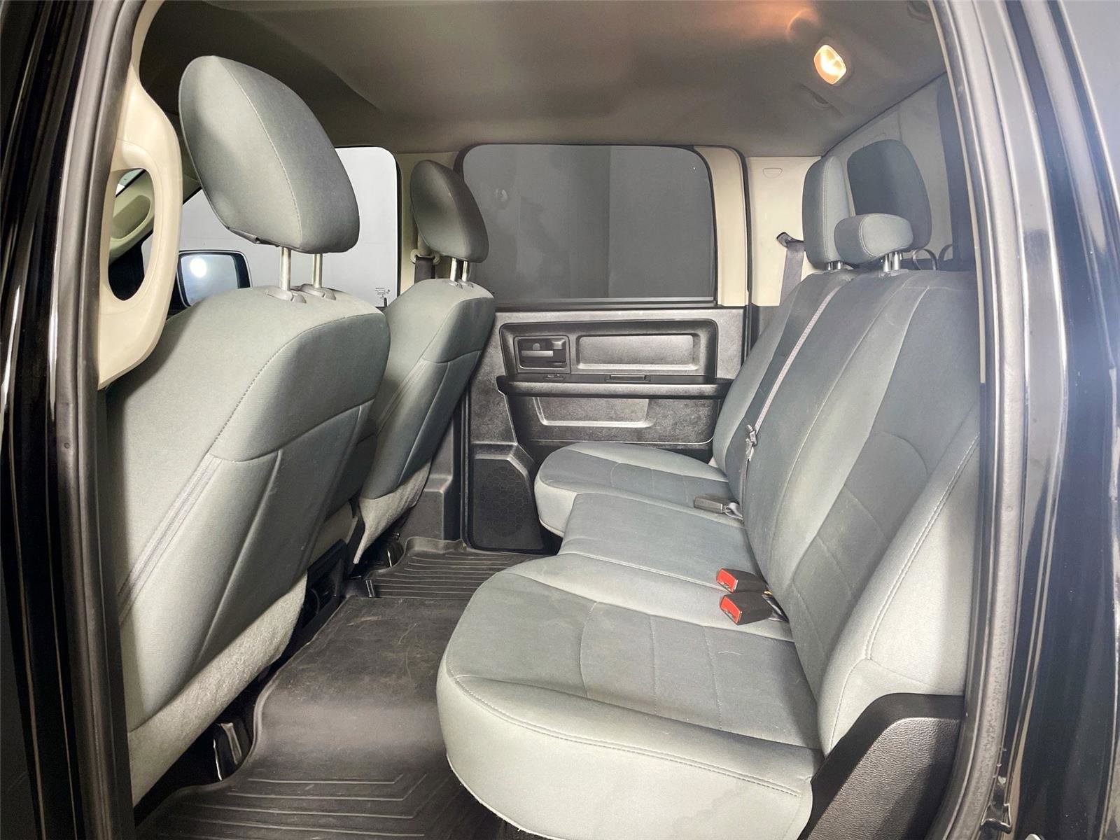 Used 2015 RAM 1500 Express image 11