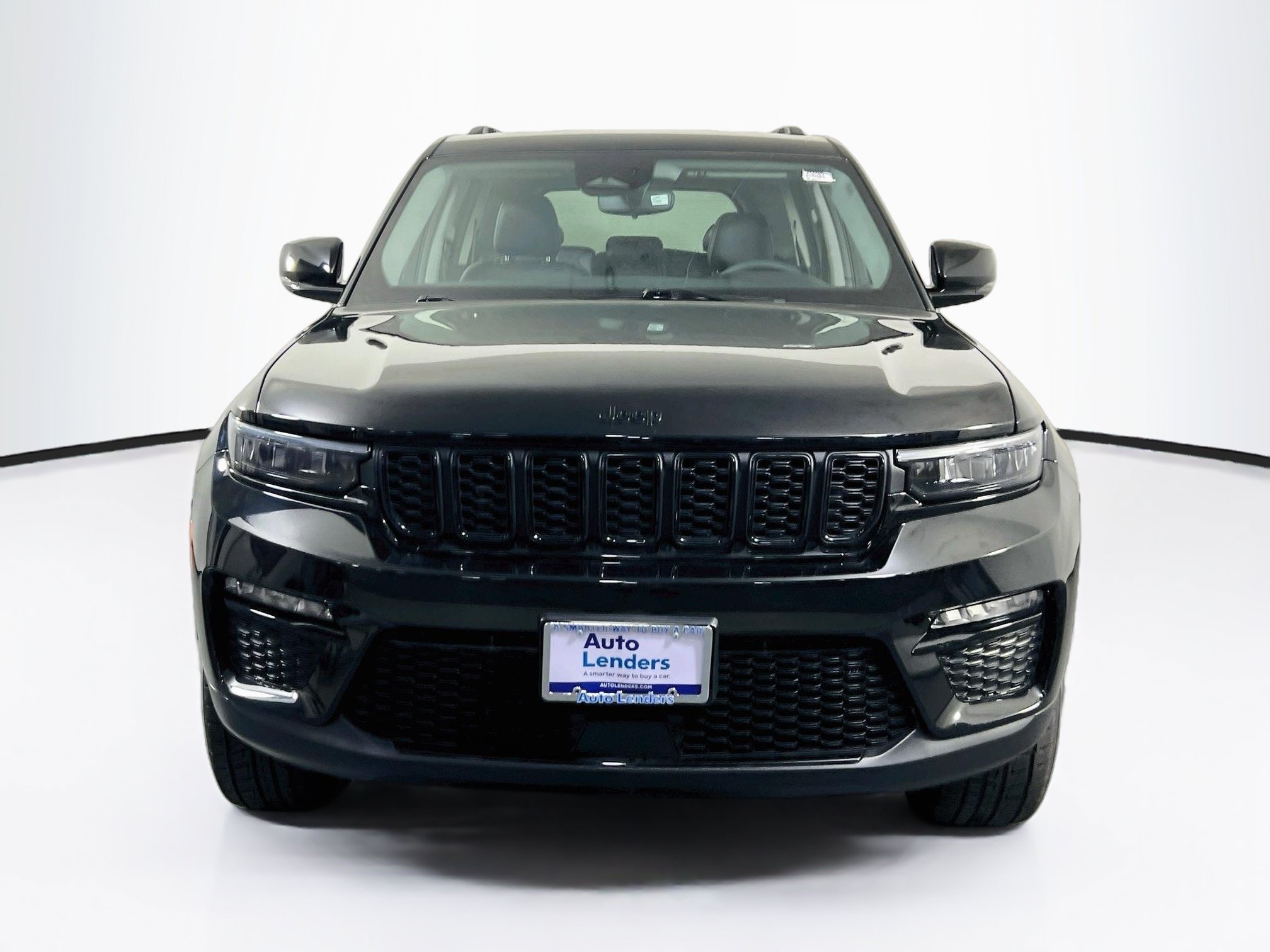Used 2023 Jeep Grand Cherokee Limited w/ Black Appearance Package AWD/4WD image 2