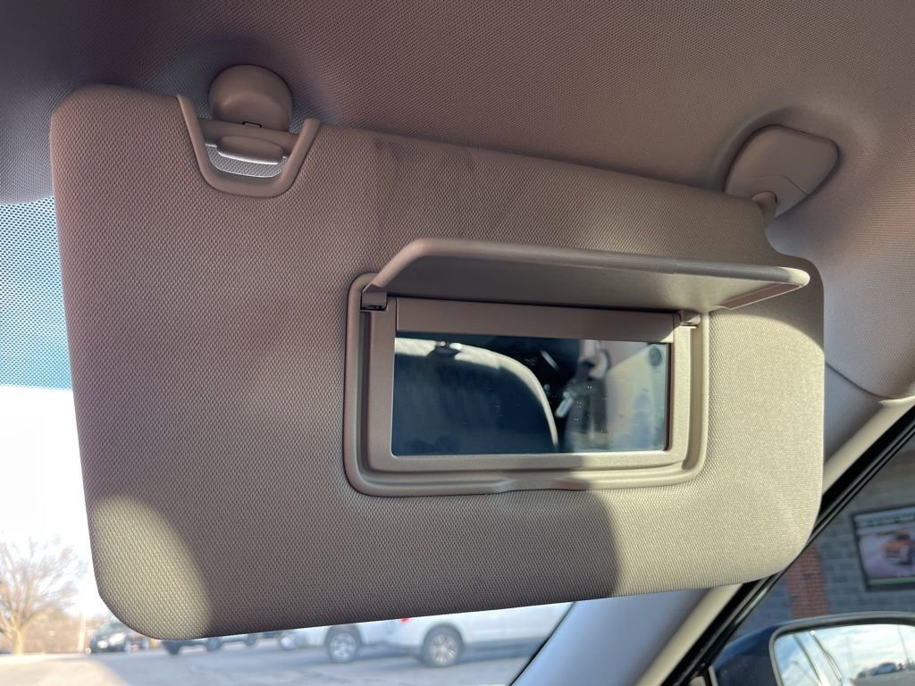 Used 2018 Nissan Rogue S image 78