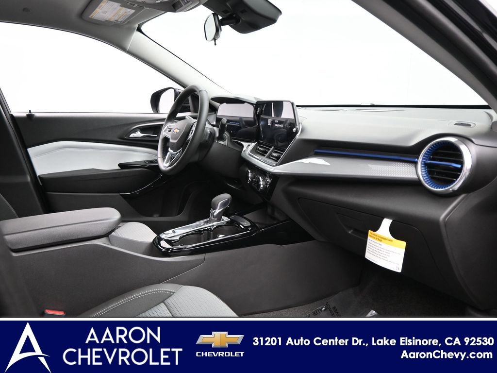 New 2026 Chevrolet Trax LT w/ Sunroof Package FWD image 10