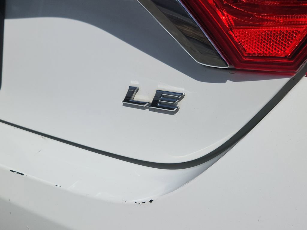 Used 2016 Toyota Camry LE FWD image 14