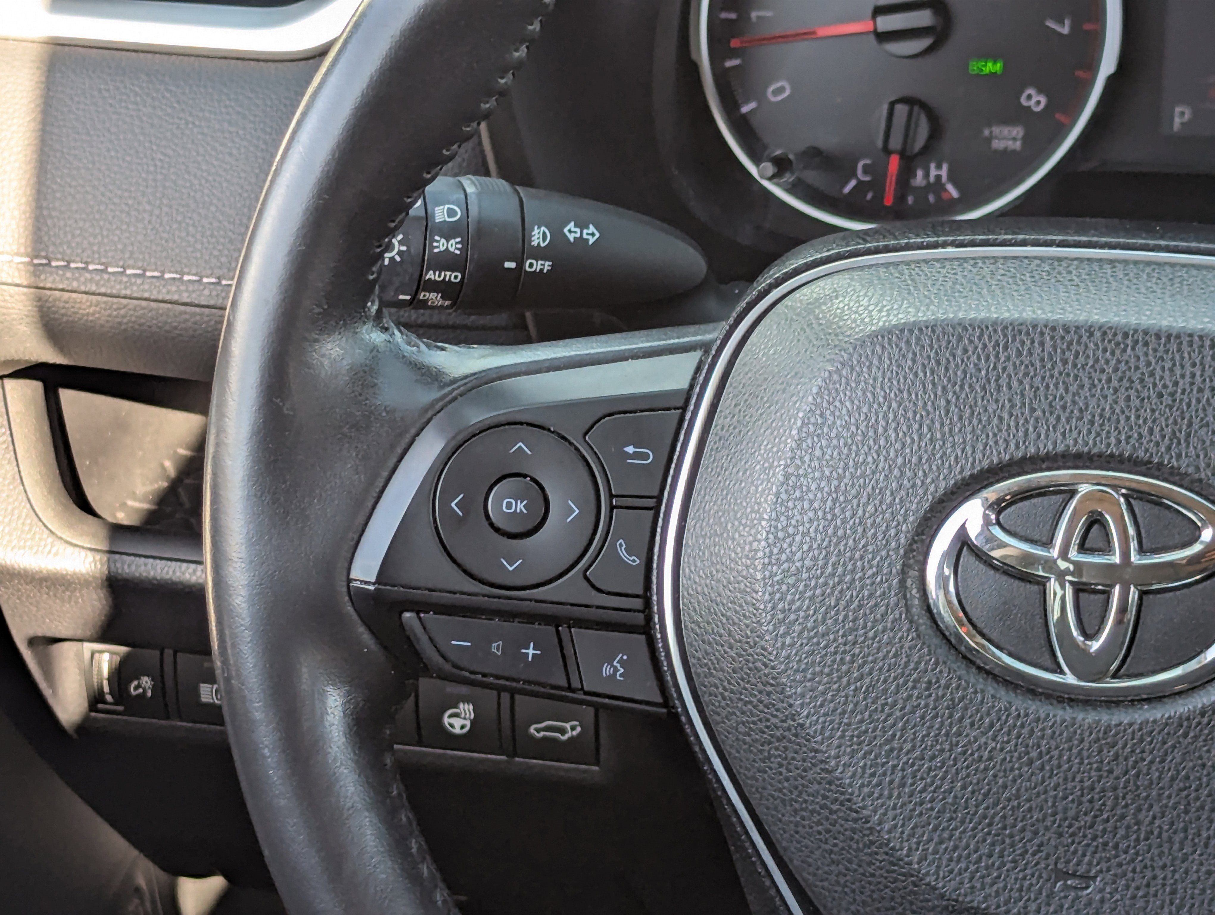 Used 2019 Toyota RAV4 XLE image 17