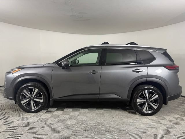 Used 2024 Nissan Rogue SL w/ SL Premium Package FWD image 3