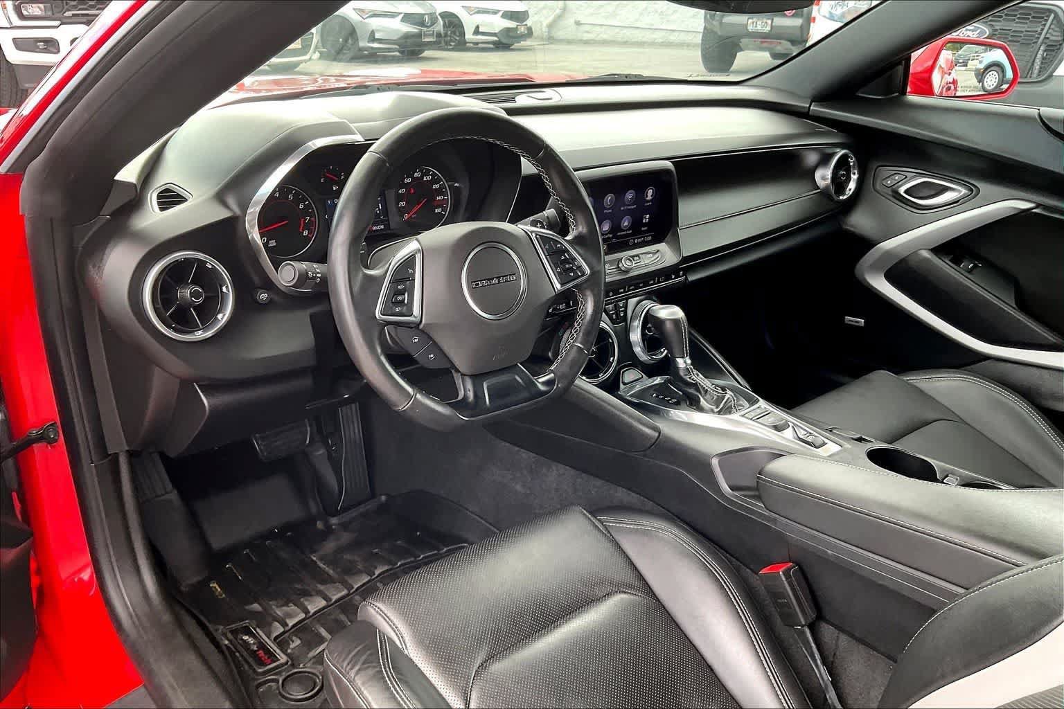 Used 2020 Chevrolet Camaro LT w/ Technology Package RWD image 2