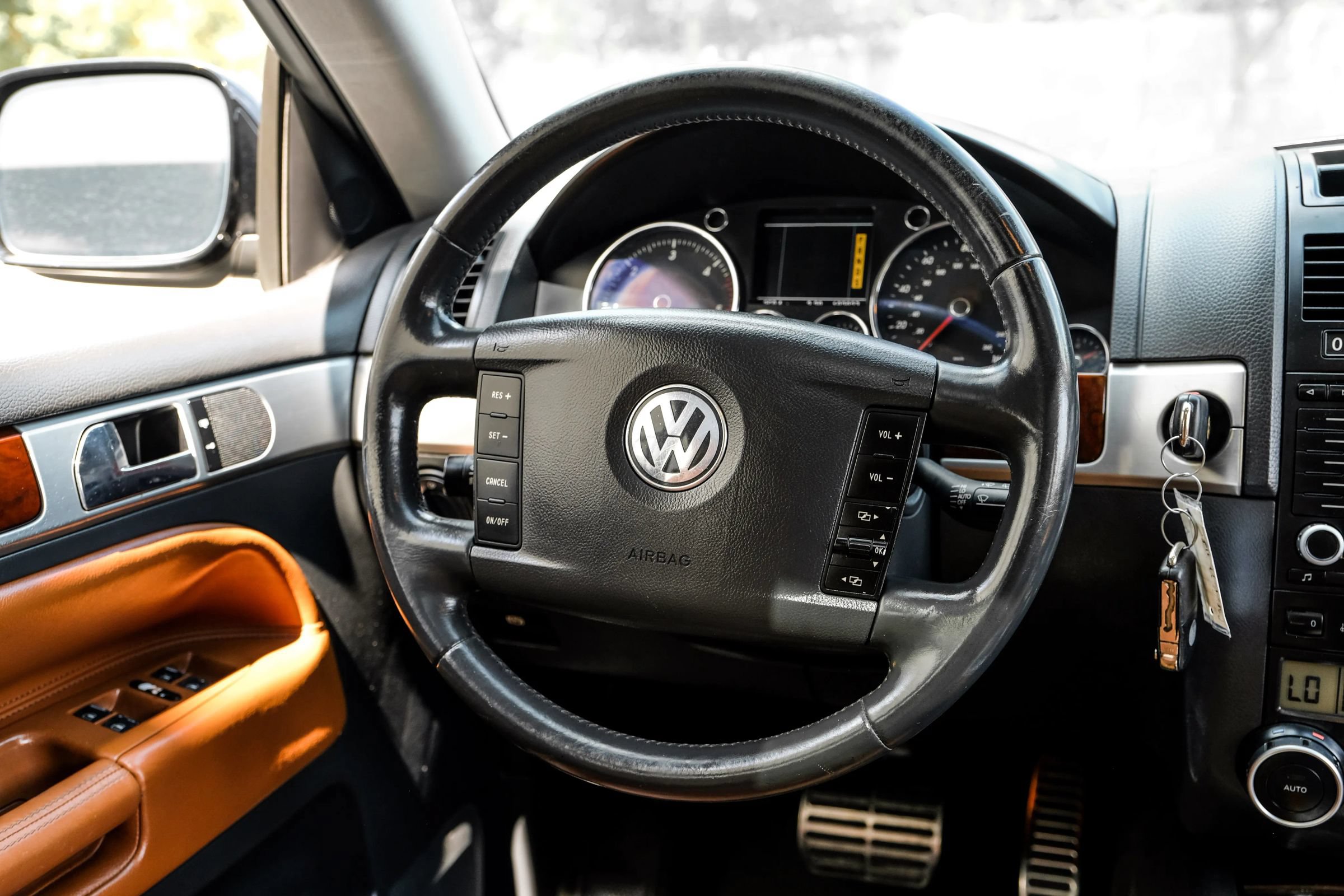 Used 2006 Volkswagen Touareg V10 TDI AWD/4WD image 19