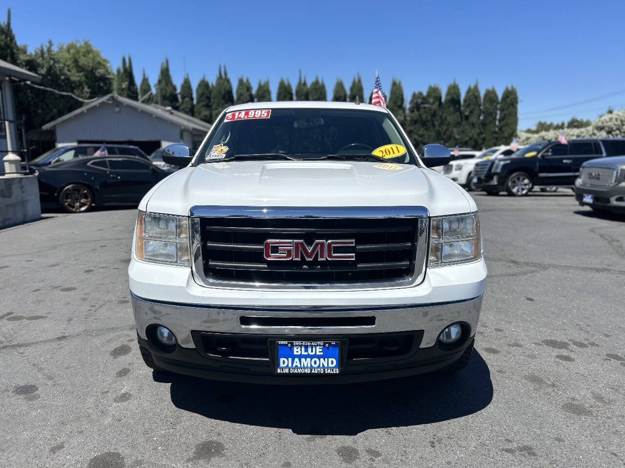 Used 2011 GMC Sierra 1500 SLE w/ Regional Value Package AWD/4WD image 2