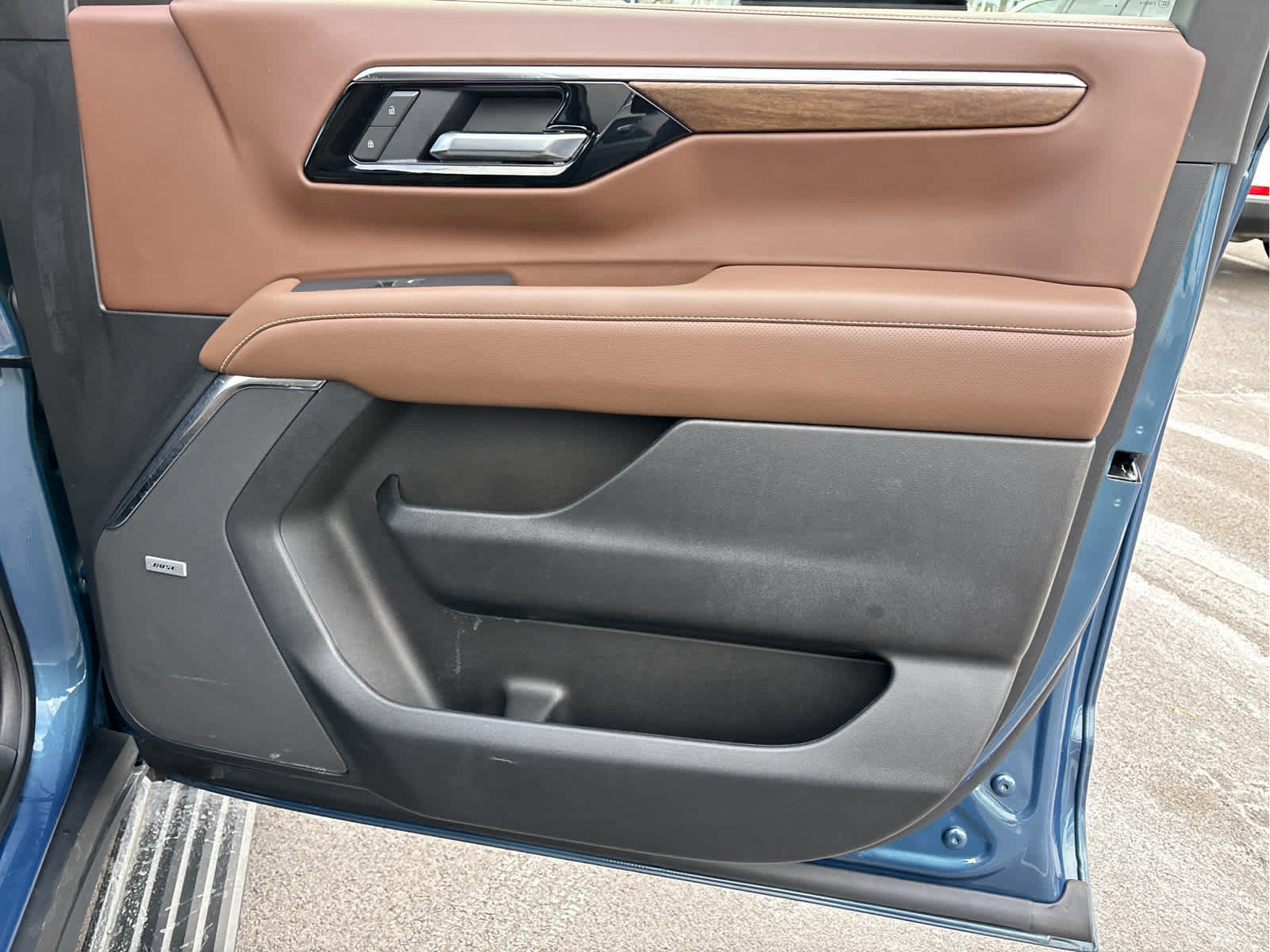 Certified 2025 Chevrolet Tahoe High Country image 32