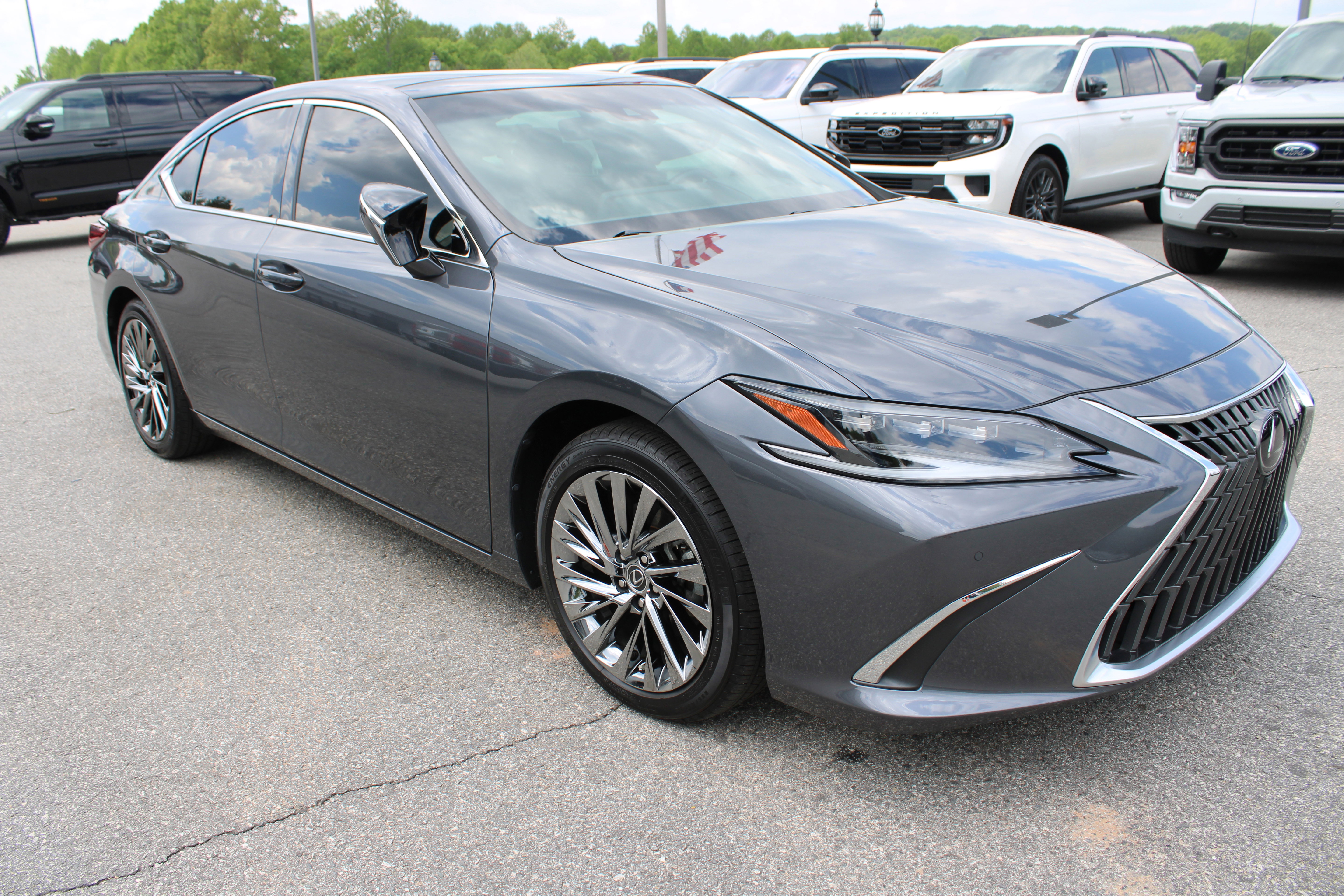 Used 2024 Lexus ES 350 Ultra Luxury FWD image 4