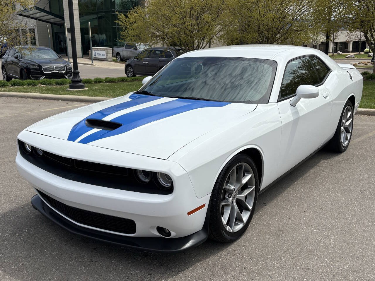 Used 2022 Dodge Challenger GT RWD image 3