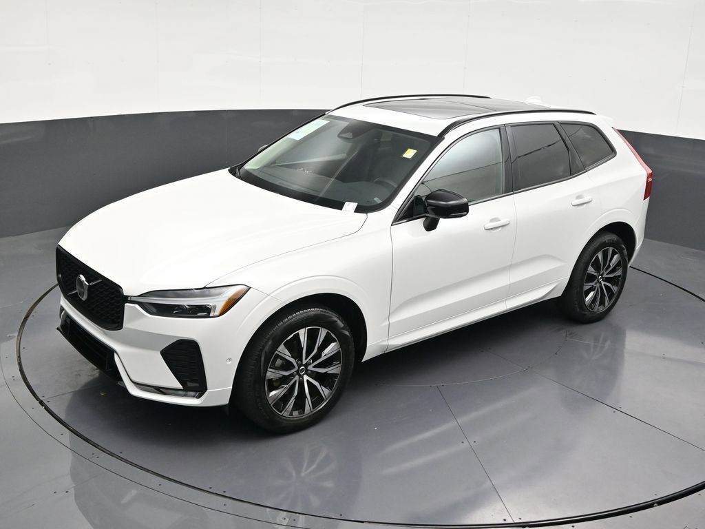 Used 2024 Volvo XC60 B5 Plus image 18