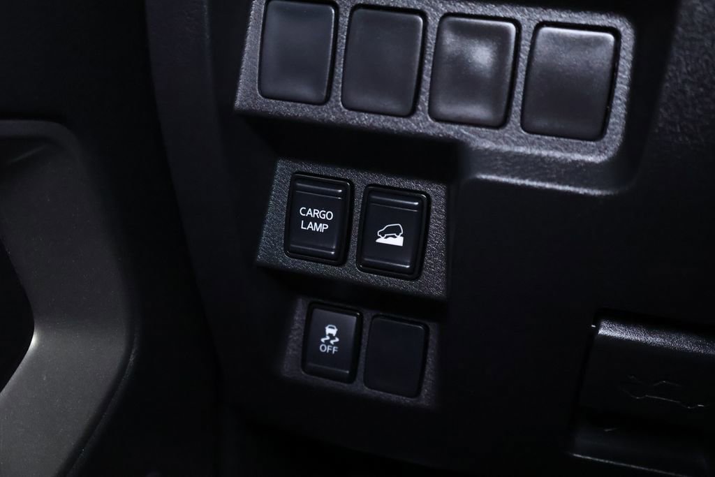 Used 2023 Nissan Frontier SV image 23