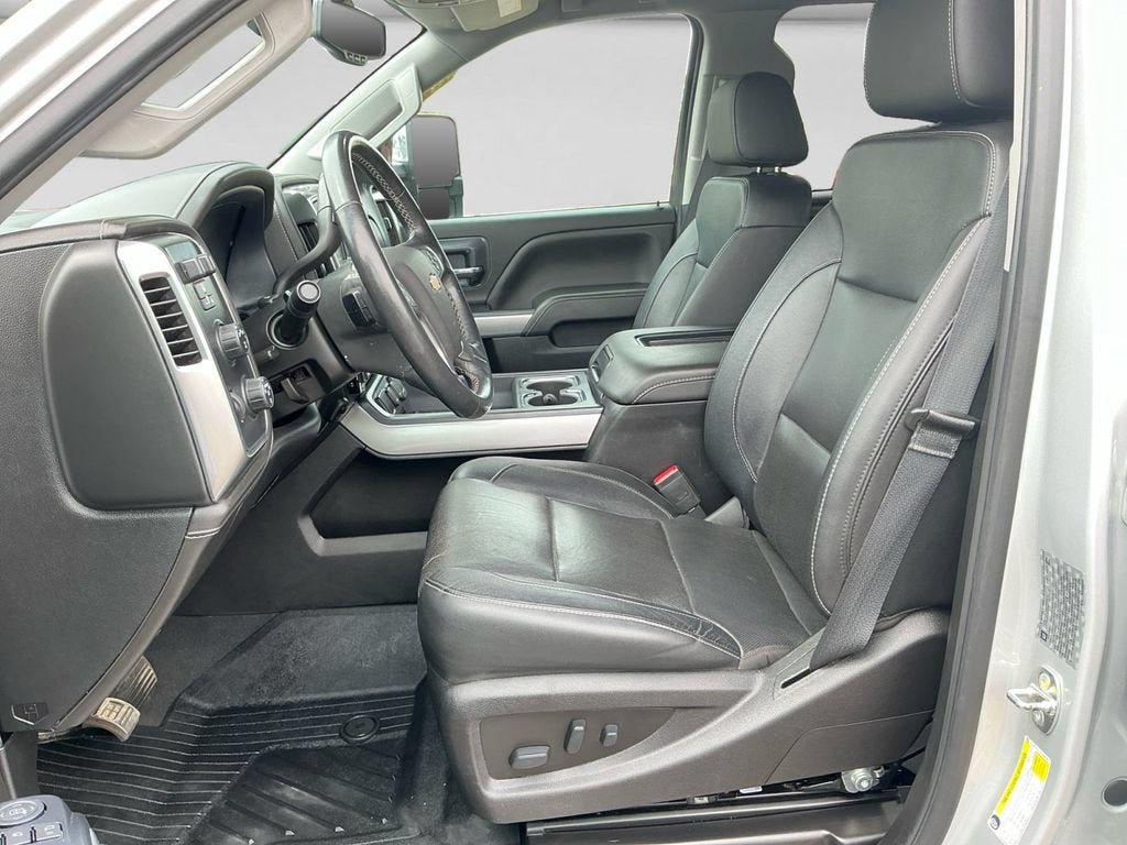 Used 2019 Chevrolet Silverado 3500 LTZ w/ Duramax Plus Package AWD/4WD image 10