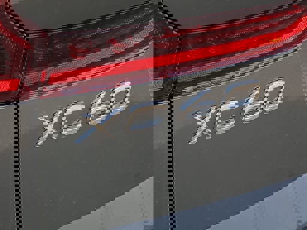 New 2026 Volvo XC60 T8 Ultra w/ Protection Package Premier AWD/4WD image 12