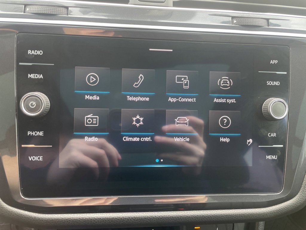 Used 2022 Volkswagen Tiguan SE R-Line image 17