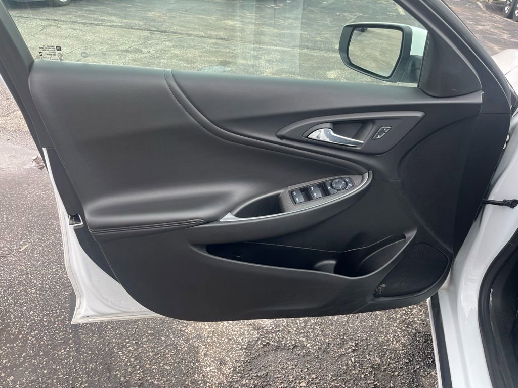 Used 2022 Chevrolet Malibu LT w/ Leather Package image 10