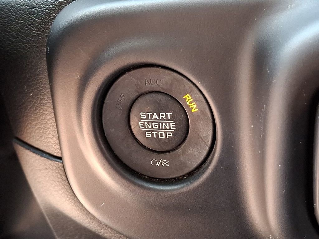 Used 2023 Jeep Wrangler Unlimited Sahara w/ Cold Weather Group AWD/4WD image 27