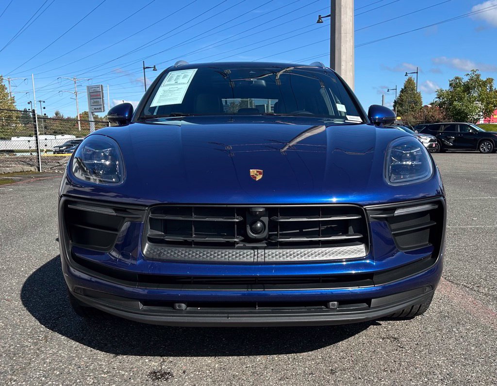 Used 2022 Porsche Macan AWD/4WD image 2