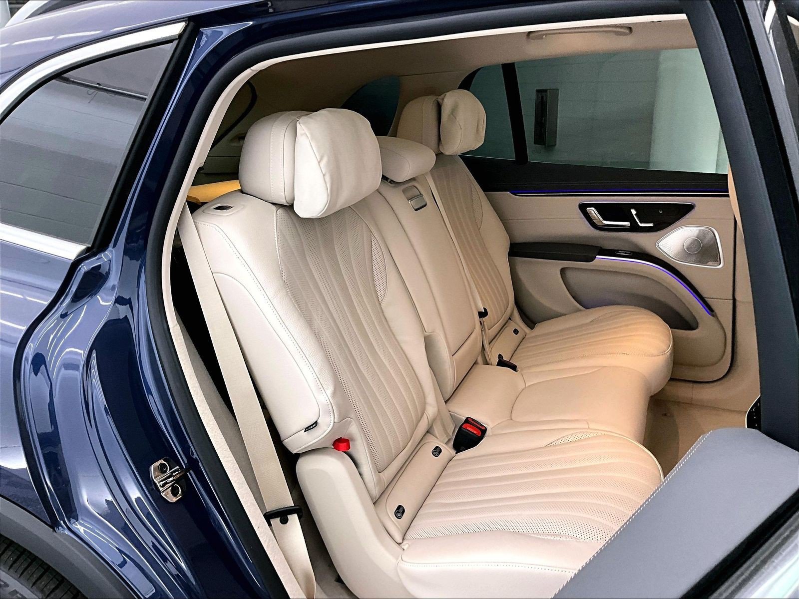 New 2026 Mercedes-Benz EQS 400 4MATIC SUV image 13